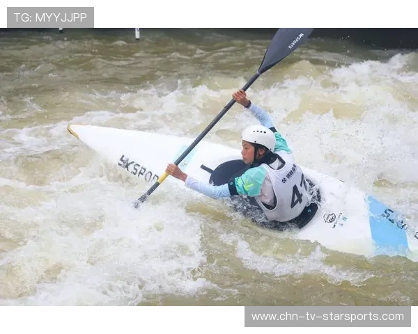 划艇赛最后划桨决定胜负，队员体能与意志受检验