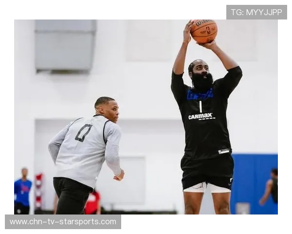 马刺哈登数据爆发重塑进攻体系:新时代的凯旋之路 马刺哈登数据爆发重塑进攻体系:新时代的凯旋之路