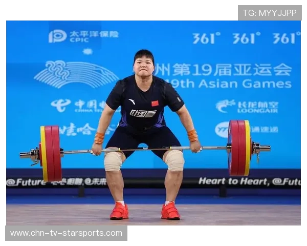 青年举重锦标赛新人表现惊艳全场，青年举重冠军